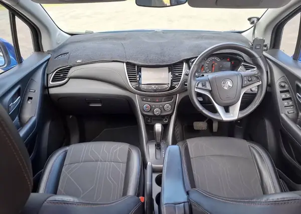 Holden Trax dash and front seats after an interior detail