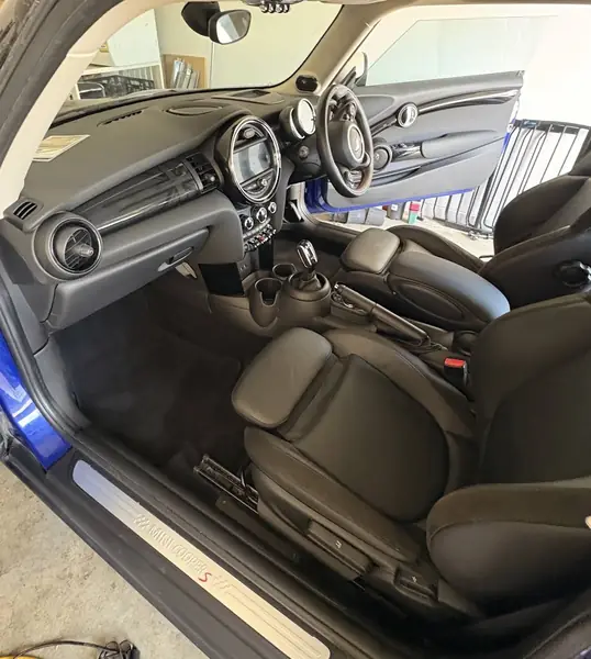 Mini Cooper S seats and dash after an interior detail